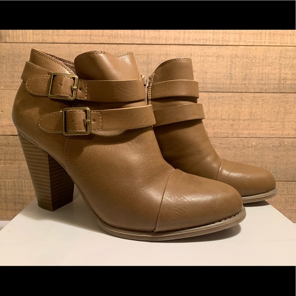 LC Lauren Conrad Shoes - Lauren Conrad booties